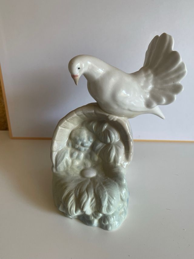 Figura Paloma porcelana