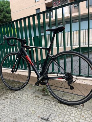 Bicicleta de carretera BMC Teammachine ALR01.