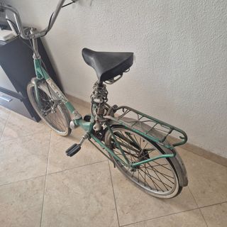Bicicleta BH clásica verde