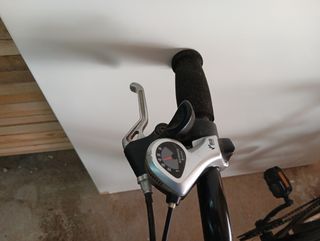 Bicicleta  20" negra con marchas