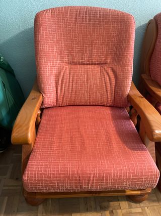 1 Sillón madera pino rojo 1 plaza cada. 