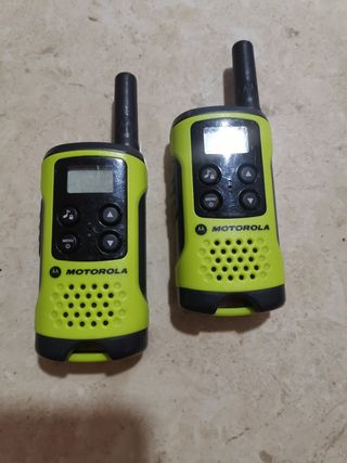 2 Walkie Talkies Motorola