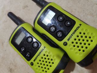 2 Walkie Talkies Motorola