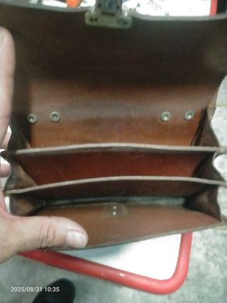 2 BOLSOS  REPARTIDO