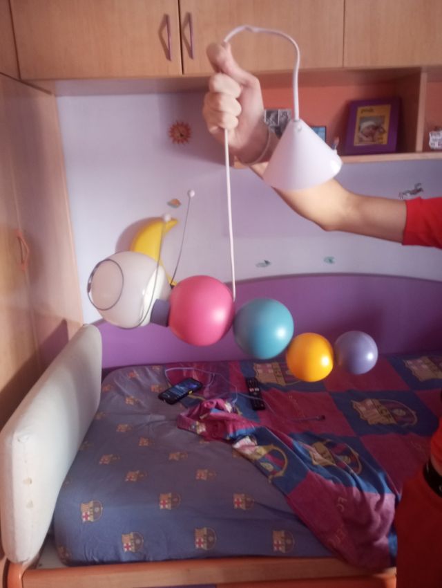 Lámpara infantil oruga multicolor