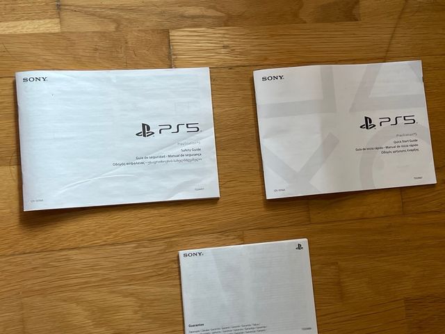 Caja PS5 FAT 825GB y Manuales