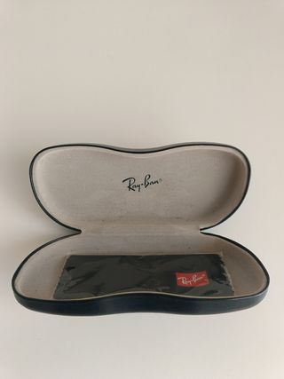 Caja Ray-Ban negra para gafas
