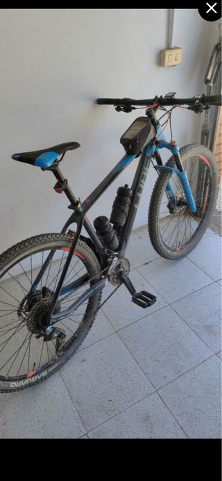 Bicicleta Cube carbono Talla M 27.5