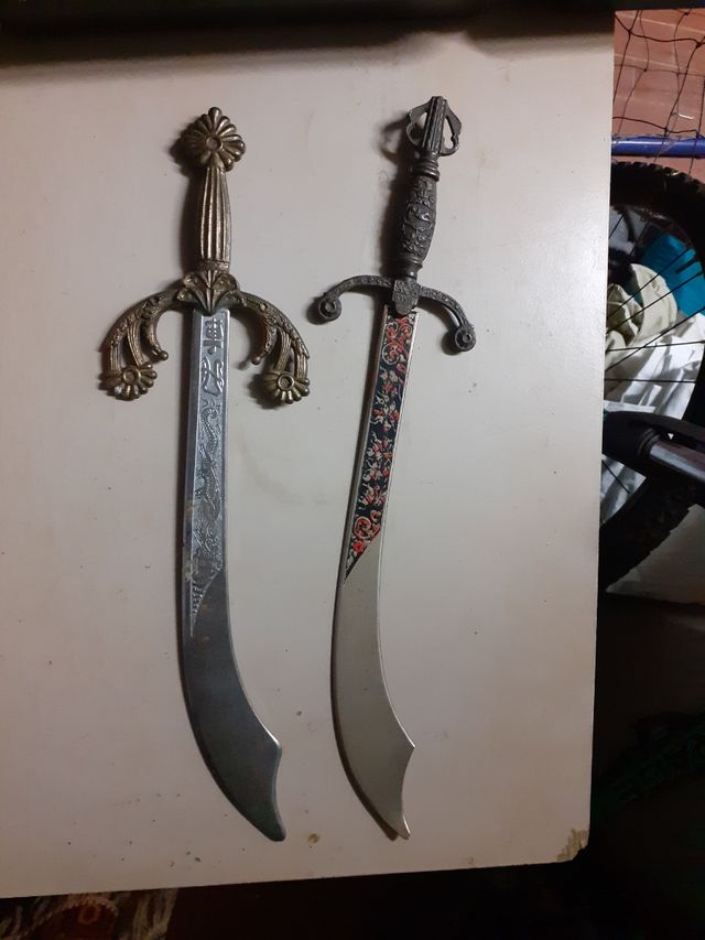 2 Spade decorative mini