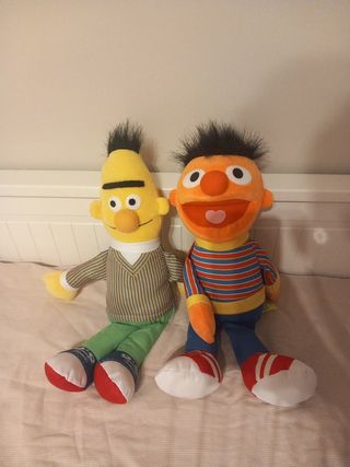 Peluches Elmo y Bert Sesame Street
