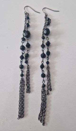 Pendientes largos negros