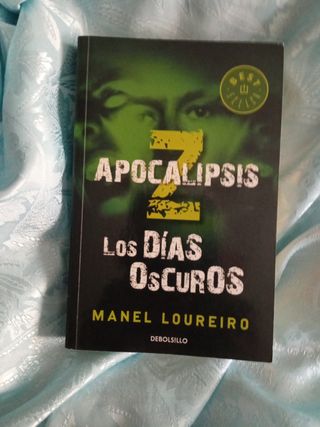 Lote de 12 Libros de zombis.