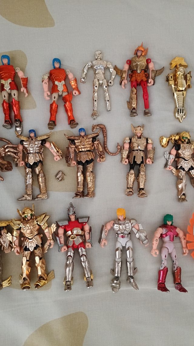 Saint Seiya: lotto 17 Cavalieri dello Zodiaco