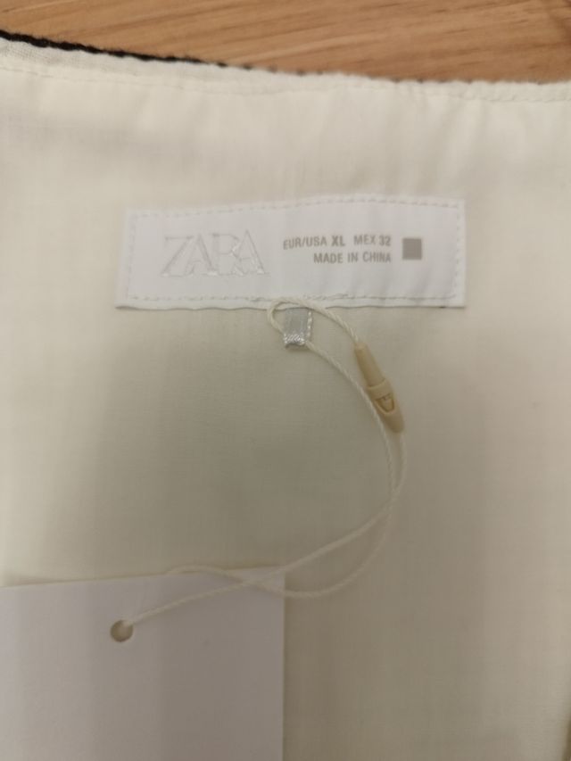 Chaleco Zara bordado nuevo