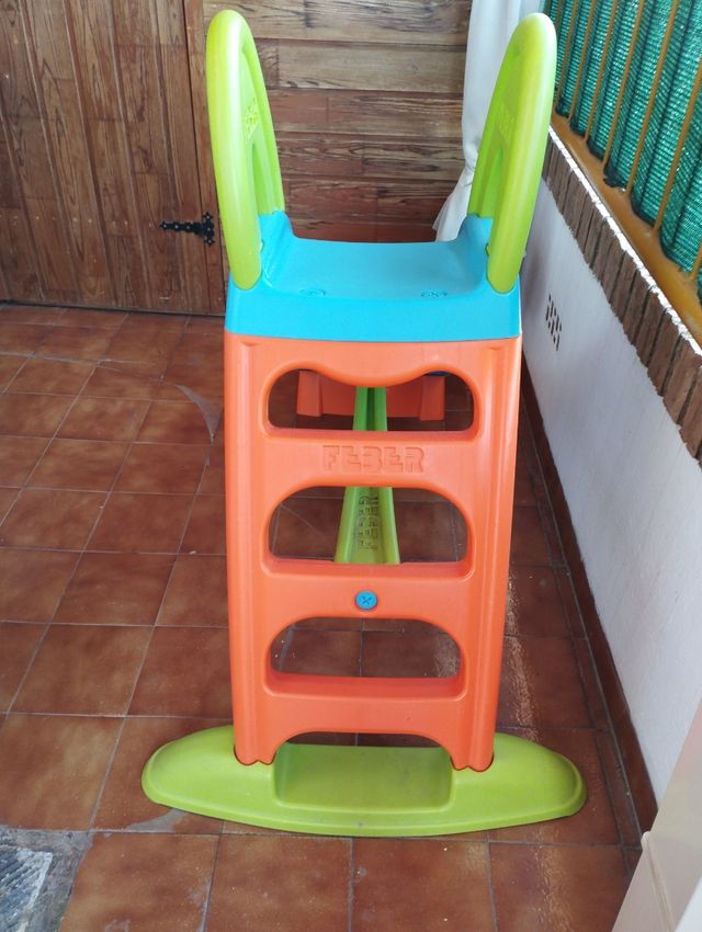 Columpio bebé Feber &
Tobogán Feber 