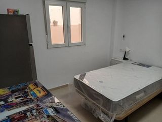 HABITACIÓN 300€ AGUA Y LUZ INCLUIDO TODO EL MES