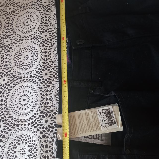 Pantalones negros rotos talla S nuevos a estrenar.