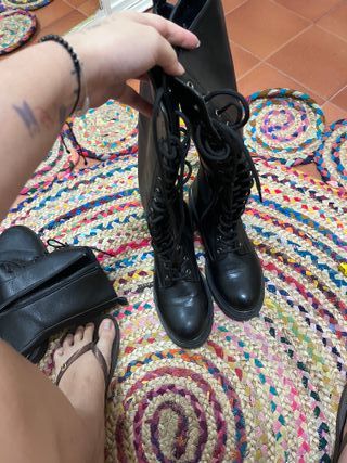 Botas negras altas
