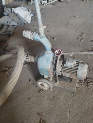 Bomba agua trifásica usada