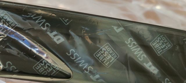 Rueda DT SWISS HXC 1501 CARBONO 27.5" 30mm. NUEVA