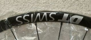 Rueda DT SWISS HXC 1501 CARBONO 27.5" 30mm. NUEVA