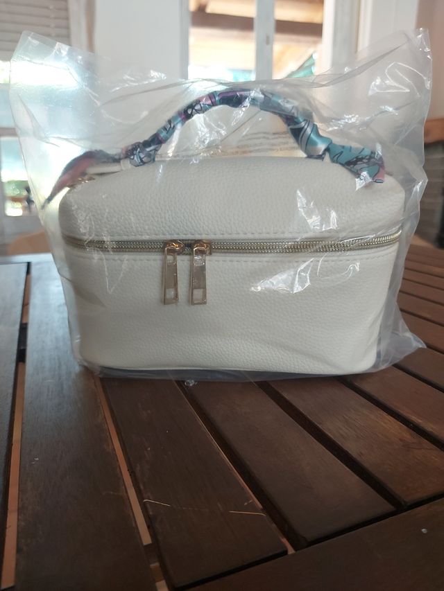 Pochette da viaggio bianca