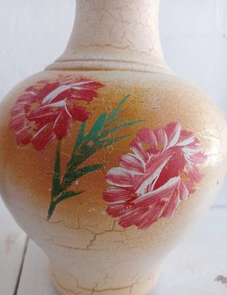 Jarrón cerámico antiguo decorado
