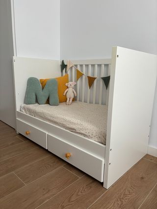 Cuna Ikea Stuva y colchon Jattettrot y ropa de cam