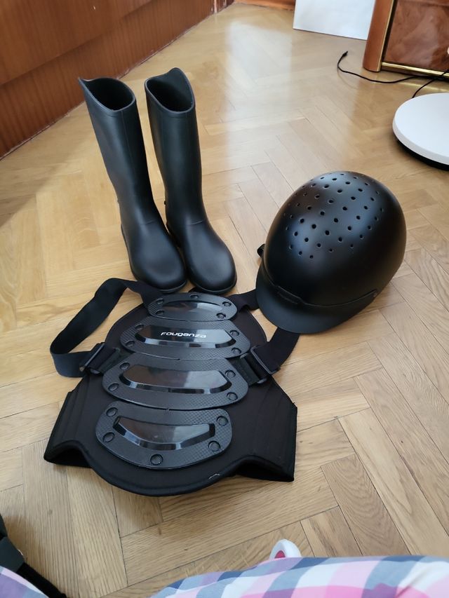 Equip. equitación: casco, chaleco y botas
