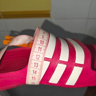 Chanclas Adidas rosas y blancas nº38