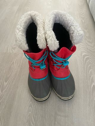 Botas Nieve rojas y grises
