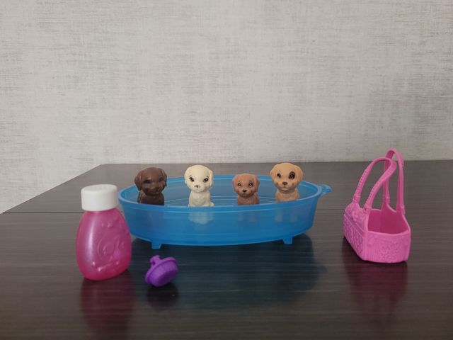 Set Perritos Barbie: Piscina & Accesorios