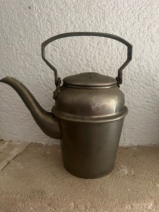 Collezione: 5 caffettiere/teiere in ottone antico