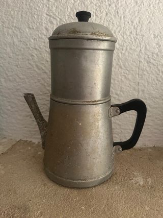 Collezione: 5 caffettiere/teiere in ottone antico