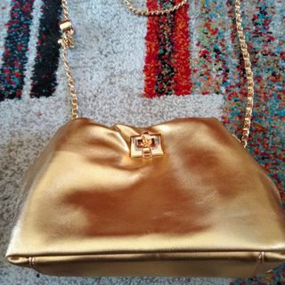 Bolso dorado | Fiesta