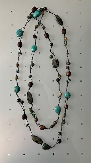 COLLAR PIEDRAS NATURALES Y MADERA