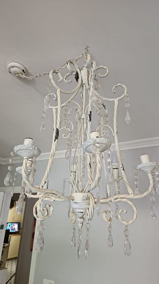 Lámpara metal blanca rizada