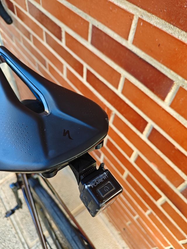 Soporte luz Flare en sillines
specialized