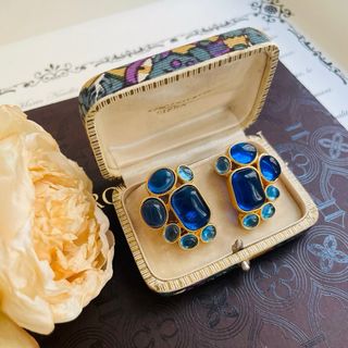 Orecchini fiore zampa