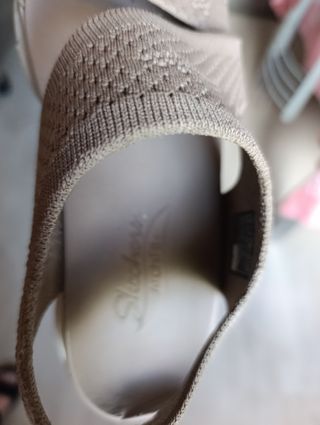 Sandalias Skechers beige mujer