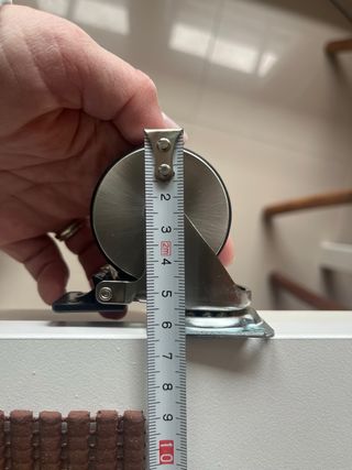 4 Ruedas giratorias para mueble.