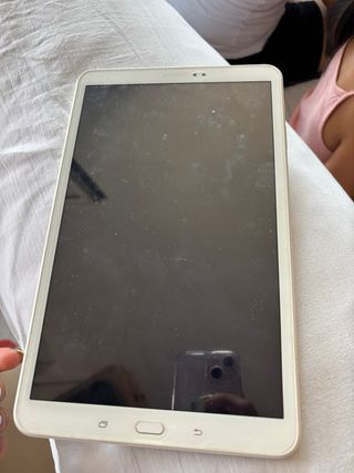 Tablet Samsung blanca a6, no enciende x la batería