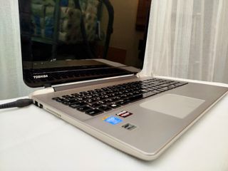 Portátil Toshiba S50- NO FUNCIONA, PIEZAS, REPARAR