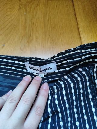 Falda midi negra y blanca