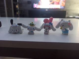 figuras de Cinnamoroll y Hello Kitty
