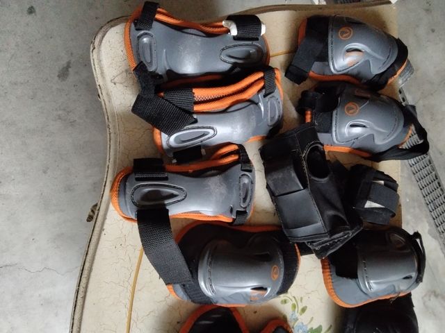 Ginocchiere, gomitiere e guanti bimbo