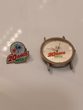 Lote Insignia y reloj "PRYCA 20 AÑOS 1993"