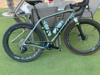 Bicicleta Gravel Trek Checkpoint SL6