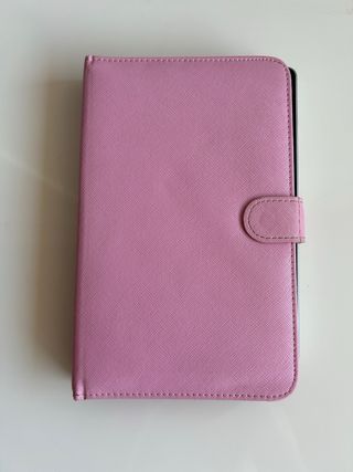 Tablet Acer con funda
