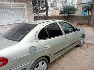 Renault clasico 2003